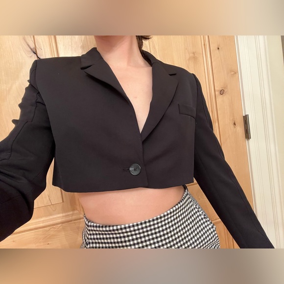 Zara Cropped Black Blazer NEVER WORN - Picture 3 of 8